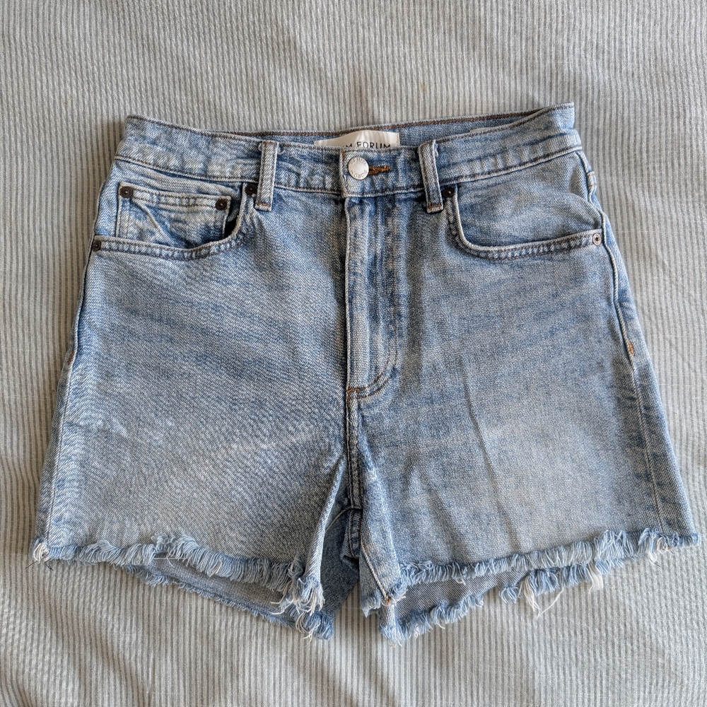 Denim Forum Romy Slim Jean Shorts - Size 27